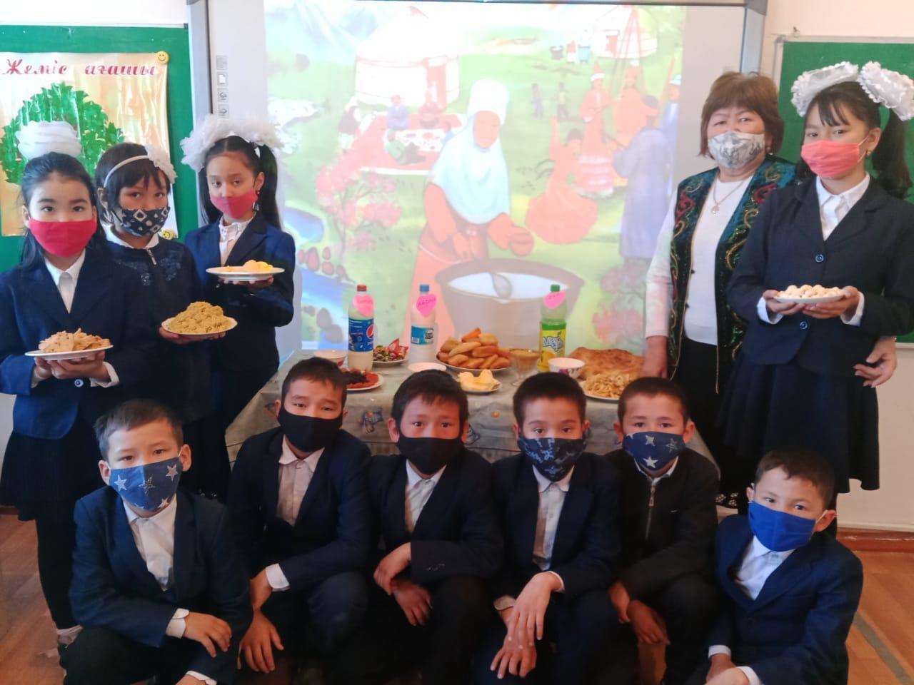 "Ұлттық тағамдар" атты тәрбие сағаты